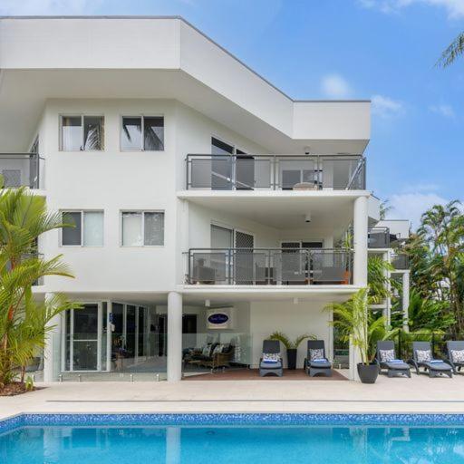 Marina Terraces Port Douglas Aparthotel Exterior photo