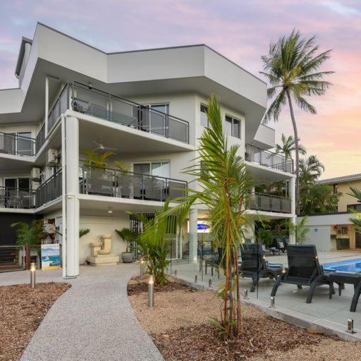 Marina Terraces Port Douglas Aparthotel Exterior photo