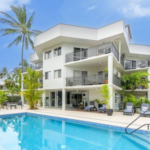 Marina Terraces Port Douglas Aparthotel Exterior photo