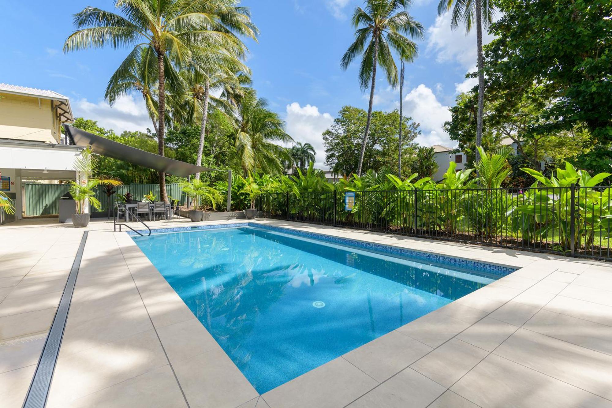 Marina Terraces Port Douglas Aparthotel Exterior photo