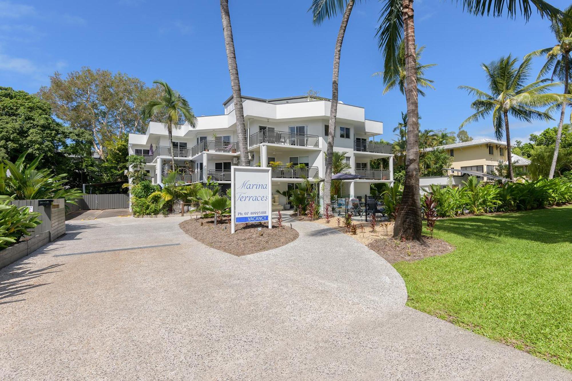 Marina Terraces Port Douglas Aparthotel Exterior photo